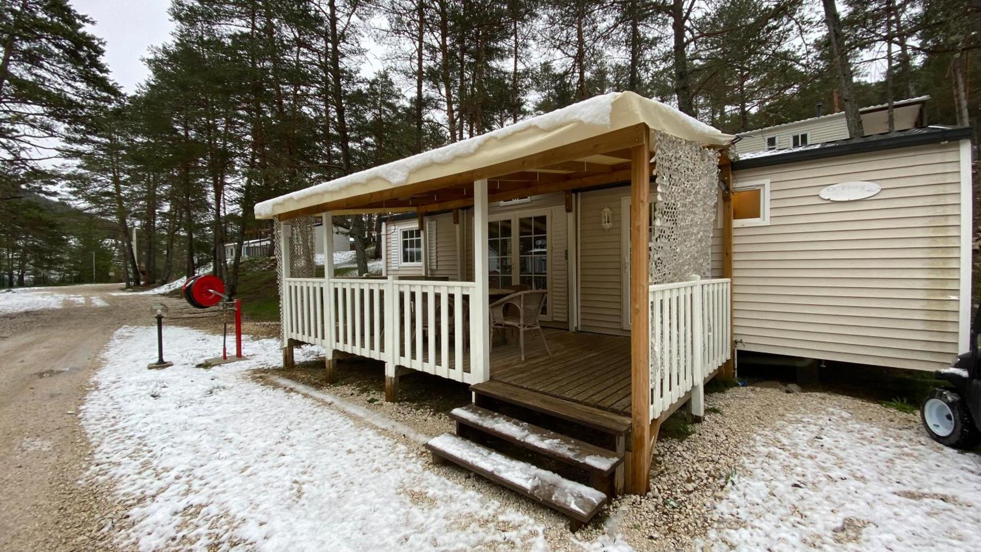Mobilhome Comfort A La Montagne Saint-Auban  Extérieur photo